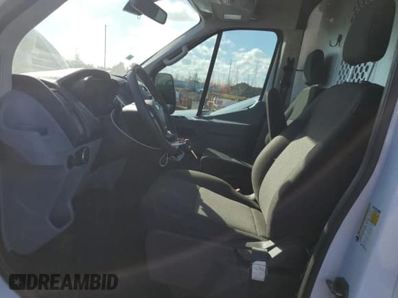 ✅ 2019 Ford Transit • VIN: 1FTYR2CM0KKB17930 • Lot: 90482975. Wystawiony na Copart z przebiegiem 136 329 mil. Bezpłatny archiwum sprzedaży aukcyjnych z USA i szczegółowy raport historii pojazdu na DreamBid. Zdjęcie 7.