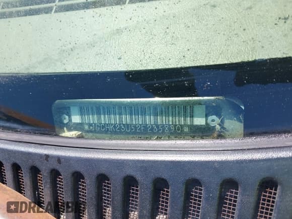 ✅ 2002 Chevrolet Silverado 2500HD LT • VIN: 1GCHK23U52F235890 • Lot: 43040627. Listed on IAAI with 361,130 mi. Free auction sales archive from the USA and detailed vehicle history report at DreamBid. Image 17.