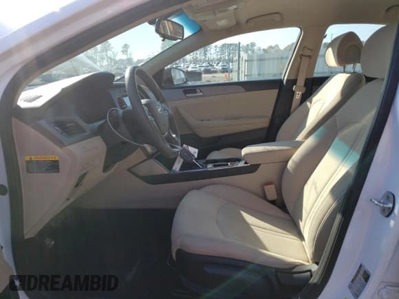 ✅ 2016 Hyundai Sonata SE • VIN: 5NPE24AF7GH318320 • Lot: 44906263. Listed on Copart with 112,625 mi. Free auction sales archive from the USA and detailed vehicle history report at DreamBid. Image 7.