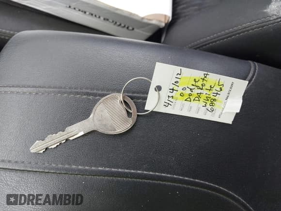 ✅ 2000 Dodge Dakota Sport • VIN: 1B7GL2AX0YS688465 • Lot: 41341012. Wystawiony na IAAI z przebiegiem 283 467 mil. Bezpłatny archiwum sprzedaży aukcyjnych z USA i szczegółowy raport historii pojazdu na DreamBid. Zdjęcie 11.