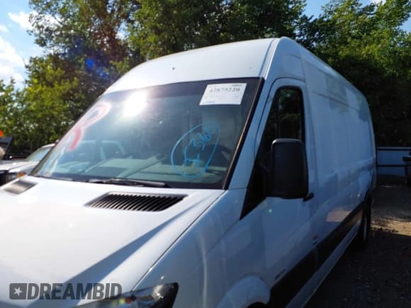 ✅ 2014 Mercedes-Benz Sprinter • VIN: WD3PE8DE0E5894025 • Lot: 42875220. Wystawiony na IAAI z przebiegiem 678 831 mil. Bezpłatny archiwum sprzedaży aukcyjnych z USA i szczegółowy raport historii pojazdu na DreamBid. Zdjęcie 17.