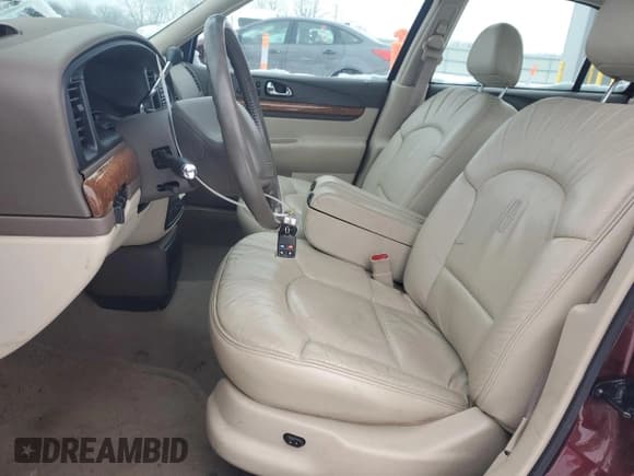 ✅ 2002 Lincoln Continental • VIN: 1LNHM97V62Y684873 • Лот: 87602665. Опубликован ранее на Copart с пробегом 52 974 миль. Бесплатный доступ к архиву аукционных продаж из США и подробный отчёт об истории автомобиля на DreamBid. Изображение 7.