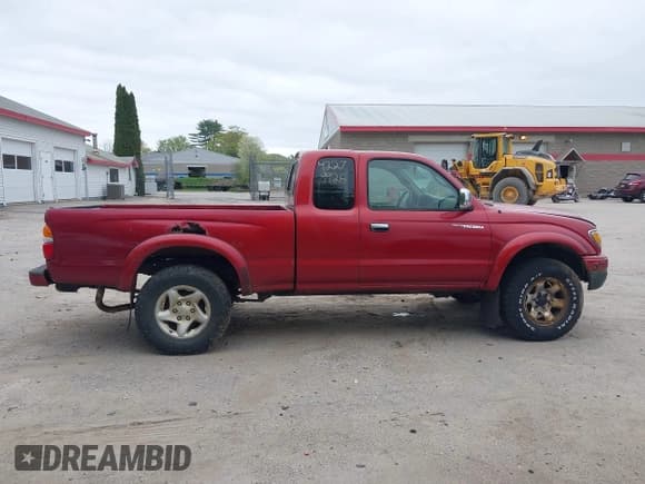 ✅ 2004 Toyota Tacoma • VIN: 5TEWN72NX4Z361643 • Lot: 42279926. Wystawiony na IAAI z przebiegiem 189 250 mil. Bezpłatny archiwum sprzedaży aukcyjnych z USA i szczegółowy raport historii pojazdu na DreamBid. Zdjęcie 13.