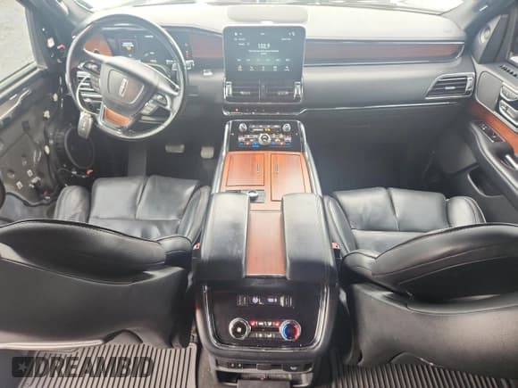 ✅ 2018 Lincoln Navigator Reserve • VIN: 5LMJJ3LTXJEL12087 • Lot: 81660815. Listed on Copart with 115,200 mi. Free auction sales archive from the USA and detailed vehicle history report at DreamBid. Image 8.