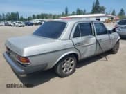 ✅ 1983 Mercedes-Benz 300 D • VIN: WDBAB33A0DB035635 • Лот: 42489543. Опубликован ранее на IAAI с пробегом 226 477 миль. Бесплатный доступ к архиву аукционных продаж из США и подробный отчёт об истории автомобиля на DreamBid. Изображение 4.