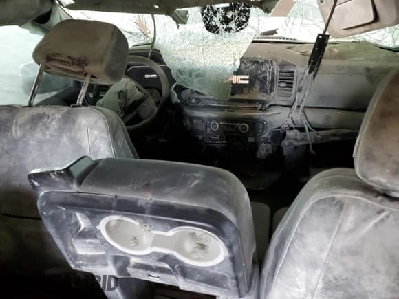 ✅ 2023 GMC Sierra 1500 • VIN: 3GTUUBE8XPG271833 • Lot: 43197795. Wystawiony na Copart z przebiegiem Nie podano. Bezpłatny archiwum sprzedaży aukcyjnych z USA i szczegółowy raport historii pojazdu na DreamBid. Zdjęcie 8.