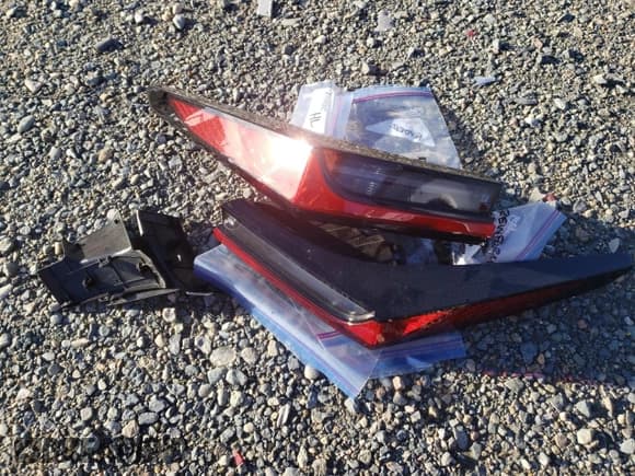 ✅ 2023 Lexus RZ 450e Premium • VIN: JTJAAAAB0PA016319 • Lot: 87233794. Wystawiony na Copart z przebiegiem 13 858 mil. Bezpłatny archiwum sprzedaży aukcyjnych z USA i szczegółowy raport historii pojazdu na DreamBid. Zdjęcie 13.