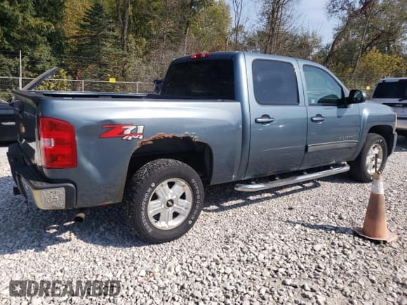 ✅ 2011 Chevrolet Silverado 1500 LT • VIN: 3GCPKSE35BG148165 • Lot: 75865274. Listed on Copart with 161,556 mi. Free auction sales archive from the USA and detailed vehicle history report at DreamBid. Image 3.