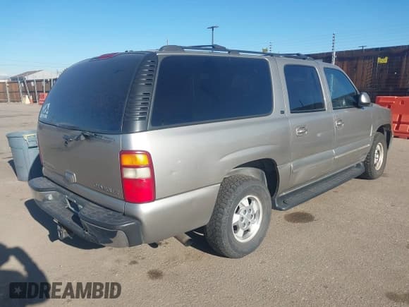 ✅ 2001 Chevrolet Suburban LS • VIN: 3GNFK16T21G261971 • Лот: 41663621. Опубликован ранее на IAAI с пробегом 323 550 миль. Бесплатный доступ к архиву аукционных продаж из США и подробный отчёт об истории автомобиля на DreamBid. Изображение 4.