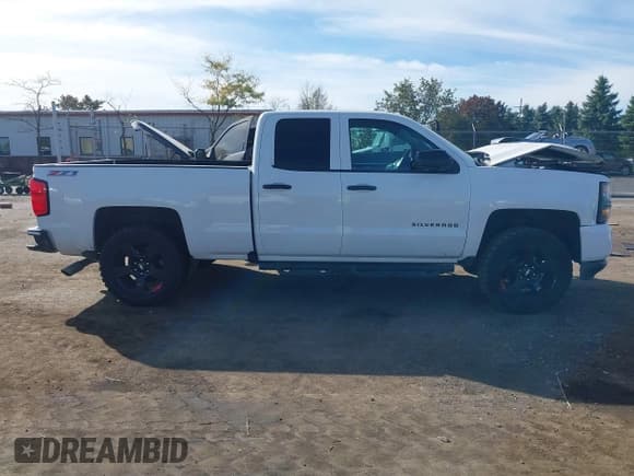 ✅ 2017 Chevrolet Silverado 1500 LT • VIN: 1GCVKREC9HZ267541 • Lot: 43334191. Wystawiony na IAAI z przebiegiem 192 018 mil. Bezpłatny archiwum sprzedaży aukcyjnych z USA i szczegółowy raport historii pojazdu na DreamBid. Zdjęcie 13.