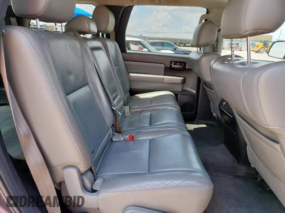 ✅ 2013 Toyota Sequoia SR5 • VIN: 5TDZY5G18DS044486 • Лот: 61009635. Опубликован ранее на Copart с пробегом 200 420 миль. Бесплатный доступ к архиву аукционных продаж из США и подробный отчёт об истории автомобиля на DreamBid. Изображение 11.