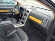 ✅ 2010 Lincoln MKX • VIN: 2LMDJ8JC3ABJ22955 • Lot: 42925527. Wystawiony na IAAI z przebiegiem 330 482 mil. Bezpłatny archiwum sprzedaży aukcyjnych z USA i szczegółowy raport historii pojazdu na DreamBid. Zdjęcie 5.