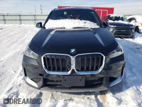✅ 2023 BMW X1 xDrive28i • VIN: WBX73EF00P5X04533 • Лот: 38533654. Опубликован ранее на Copart с пробегом 11 361 миль. Бесплатный доступ к архиву аукционных продаж из США и подробный отчёт об истории автомобиля на DreamBid. Изображение 5.