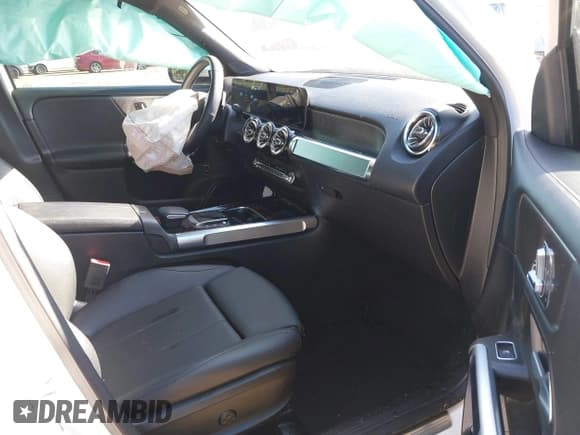 ✅ 2021 Mercedes-Benz GLB 250 • VIN: W1N4M4GB3MW098568 • Лот: 42621180. Опубликован ранее на IAAI с пробегом 88 511 миль. Бесплатный доступ к архиву аукционных продаж из США и подробный отчёт об истории автомобиля на DreamBid. Изображение 5.