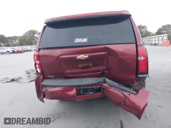 ✅ 2020 Chevrolet Suburban LT • VIN: 1GNSCHKC5LR229626 • Lot: 43470695. Listed on IAAI with 16,701 mi. Free auction sales archive from the USA and detailed vehicle history report at DreamBid. Image 17.