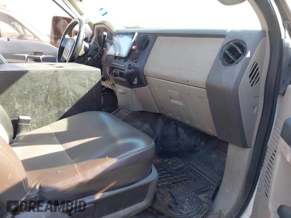 ✅ 2009 Ford F-250 XL • VIN: 1FTSW20529EA81663 • Lot: 43781292. Listed on IAAI with 299,455 mi. Free auction sales archive from the USA and detailed vehicle history report at DreamBid. Image 5.