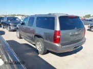✅ 2009 Chevrolet Suburban 2LT • VIN: 1GNFC26J99R235560 • Lot: 43592130. Wystawiony na IAAI z przebiegiem 247 759 mil. Bezpłatny archiwum sprzedaży aukcyjnych z USA i szczegółowy raport historii pojazdu na DreamBid. Zdjęcie 3.