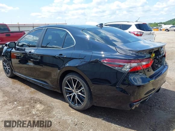 ✅ 2024 Toyota Camry Hybrid SE • VIN: 4T1S31AK7RU629021 • Lot: 42526242. Wystawiony na IAAI z przebiegiem 30 047 mil. Bezpłatny archiwum sprzedaży aukcyjnych z USA i szczegółowy raport historii pojazdu na DreamBid. Zdjęcie 3.