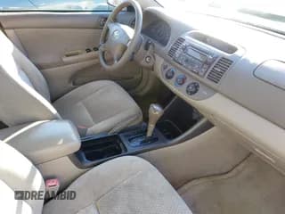 ✅ 2004 Toyota Camry LE • VIN: 4T1BF32K64U582459 • Lot: 43786265. Wystawiony na IAAI z przebiegiem 168 077 mil. Bezpłatny archiwum sprzedaży aukcyjnych z USA i szczegółowy raport historii pojazdu na DreamBid. Zdjęcie 5.