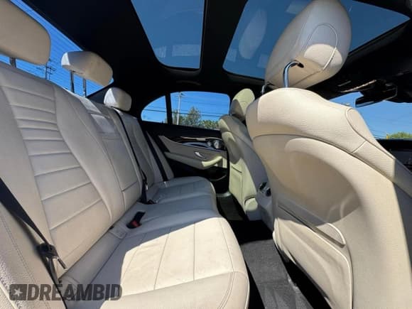 ✅ 2021 Mercedes-Benz E 450 • VIN: W1KZF5KBXMA908379 • Лот: 85651745. Опубликован ранее на Copart с пробегом 103 591 миль. Бесплатный доступ к архиву аукционных продаж из США и подробный отчёт об истории автомобиля на DreamBid. Изображение 6.