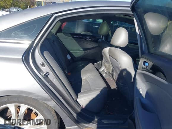 ✅ 2012 Hyundai Sonata SE • VIN: 5NPEC4AC6CH370955 • Lot: 43623684. Wystawiony na IAAI z przebiegiem 259 252 mil. Bezpłatny archiwum sprzedaży aukcyjnych z USA i szczegółowy raport historii pojazdu na DreamBid. Zdjęcie 8.