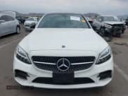 ✅ 2019 Mercedes-Benz C 300 • VIN: 55SWF8EBXKU306059 • Lot: 42760067. Wystawiony na IAAI z przebiegiem 21 034 mil. Bezpłatny archiwum sprzedaży aukcyjnych z USA i szczegółowy raport historii pojazdu na DreamBid. Zdjęcie 13.
