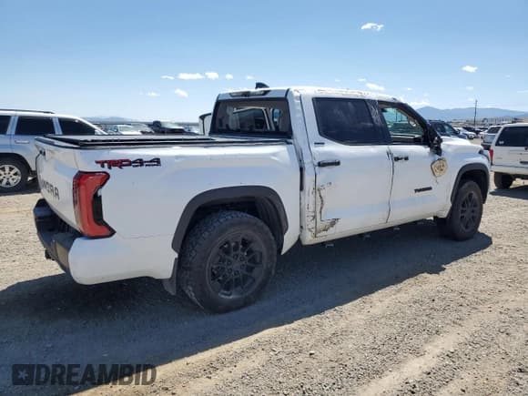 ✅ 2022 Toyota Tundra Limited Hybrid • VIN: 5TFJC5DB9NX009301 • Лот: 64211815. Опубликован ранее на Copart с пробегом 62 064 миль. Бесплатный доступ к архиву аукционных продаж из США и подробный отчёт об истории автомобиля на DreamBid. Изображение 3.