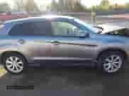 2013 Mitsubishi Outlander ES z VIN 4A4AR3AU3DE017955, wystawiony jako IAAI lot #43422506 z przebiegiem 153 214 mil mil oraz . Historia ofert i sprzedaży dostępna na DreamBid. Obrazek 14.