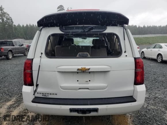 ✅ 2018 Chevrolet Suburban LT • VIN: 1GNSCHKC8JR216396 • Lot: 66121034. Wystawiony na Copart z przebiegiem 123 672 mil. Bezpłatny archiwum sprzedaży aukcyjnych z USA i szczegółowy raport historii pojazdu na DreamBid. Zdjęcie 6.