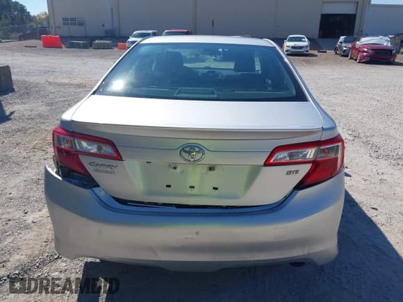 ✅ 2014 Toyota Camry LE • VIN: 4T1BF1FK4EU398315 • Лот: 43457304. Опубликован ранее на IAAI с пробегом 214 647 миль. Бесплатный доступ к архиву аукционных продаж из США и подробный отчёт об истории автомобиля на DreamBid. Изображение 16.
