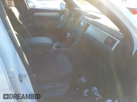 ✅ 2021 Volkswagen Atlas S • VIN: 1V2GC2CA1MC220286 • Lot: 41360496. Wystawiony na IAAI z przebiegiem 43 836 mil. Bezpłatny archiwum sprzedaży aukcyjnych z USA i szczegółowy raport historii pojazdu na DreamBid. Zdjęcie 5.