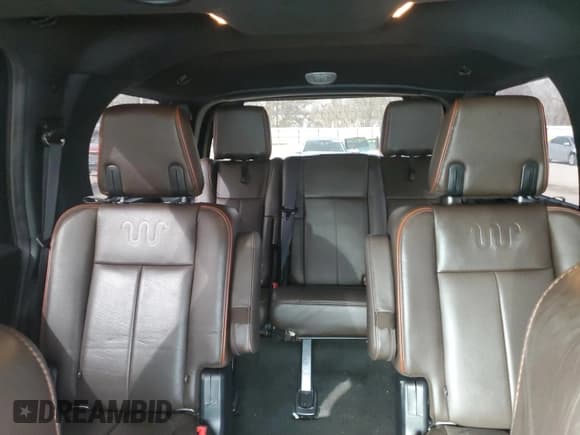 ✅ 2016 Ford Expedition XLT • VIN: 1FMJU1JT5GEF31260 • Lot: 49167005. Wystawiony na Copart z przebiegiem 108 835 mil. Bezpłatny archiwum sprzedaży aukcyjnych z USA i szczegółowy raport historii pojazdu na DreamBid. Zdjęcie 10.