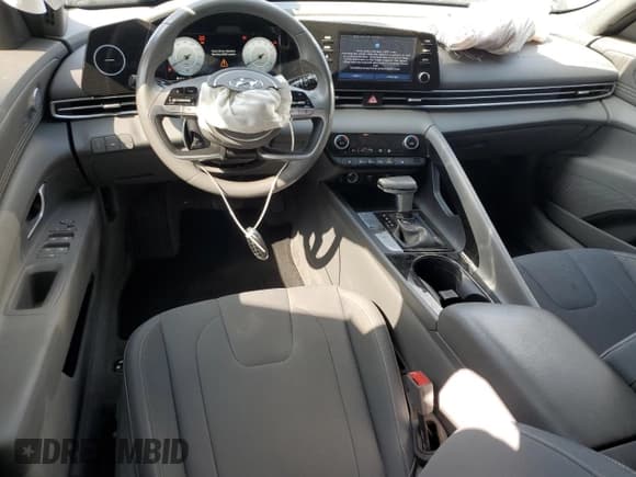 ✅ 2021 Hyundai Elantra SEL • VIN: 5NPLN4AG5MH016592 • Lot: 81733825. Listed on Copart with 43,362 mi. Free auction sales archive from the USA and detailed vehicle history report at DreamBid. Image 8.