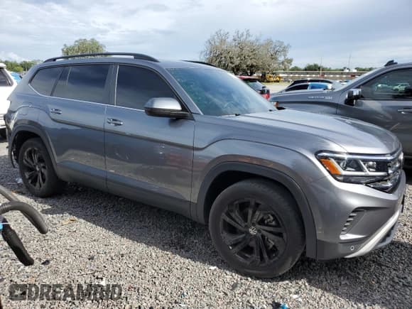 ✅ 2022 Volkswagen Atlas SE • VIN: 1V2JR2CA1NC542884 • Lot: 69818785. Listed on Copart with 33,750 mi. Free auction sales archive from the USA and detailed vehicle history report at DreamBid. Image 4.
