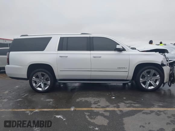 ✅ 2017 GMC Yukon XL Denali • VIN: 1GKS1HKJ7HR162651 • Лот: 43570277. Опубликован ранее на IAAI с пробегом 180 619 миль. Бесплатный доступ к архиву аукционных продаж из США и подробный отчёт об истории автомобиля на DreamBid. Изображение 13.
