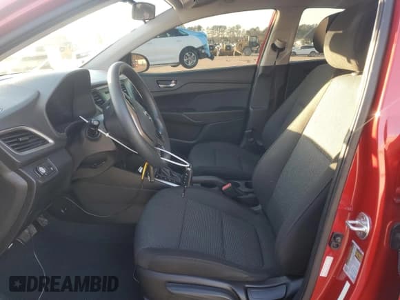 ✅ 2019 Hyundai Accent SE • VIN: 3KPC24A34KE077472 • Лот: 85791844. Опубликован ранее на Copart с пробегом 66 223 миль. Бесплатный доступ к архиву аукционных продаж из США и подробный отчёт об истории автомобиля на DreamBid. Изображение 7.