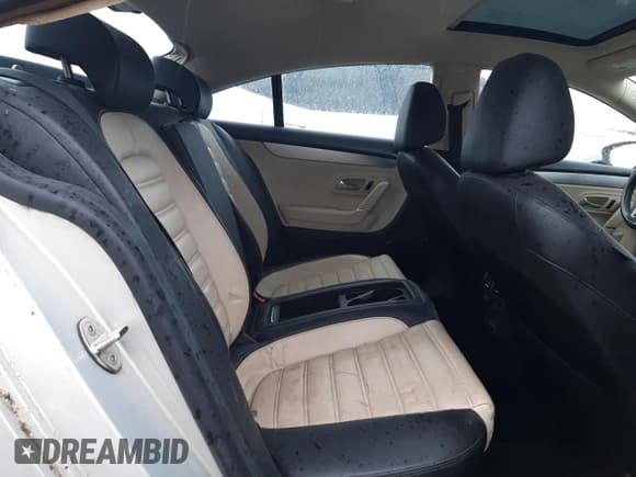 ✅ 2009 Volkswagen CC 4Motion • VIN: WVWGU73CX9E552848 • Lot: 78878774. Wystawiony na Copart z przebiegiem 159 855 mil. Bezpłatny archiwum sprzedaży aukcyjnych z USA i szczegółowy raport historii pojazdu na DreamBid. Zdjęcie 10.