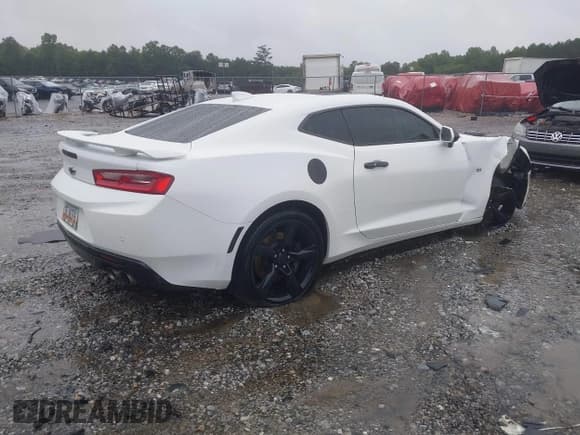 ✅ 2018 Chevrolet Camaro 2SS • VIN: 1G1FH1R74J0109953 • Lot: 42895006. Listed on IAAI with 37,316 mi. Free auction sales archive from the USA and detailed vehicle history report at DreamBid. Image 4.