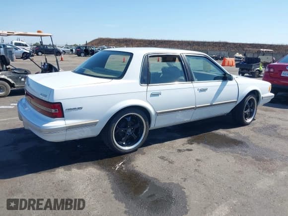 ✅ 1994 Buick Century • VIN: 3G4AG55M3RS620335 • Лот: 42638887. Опубликован ранее на IAAI с пробегом 161 056 миль. Бесплатный доступ к архиву аукционных продаж из США и подробный отчёт об истории автомобиля на DreamBid. Изображение 4.