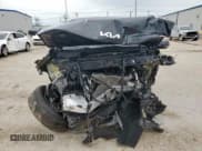 ✅ 2024 Kia EV9 Light Long Range • VIN: KNDAB5S12R6028409 • Lot: 60133095. Wystawiony na Copart z przebiegiem 42 314 mil. Bezpłatny archiwum sprzedaży aukcyjnych z USA i szczegółowy raport historii pojazdu na DreamBid. Zdjęcie 5.