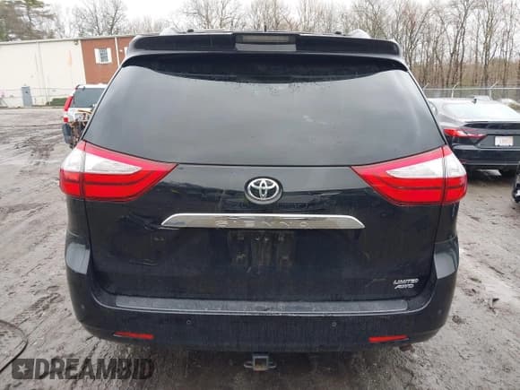 ✅ 2019 Toyota Sienna XLE • VIN: 5TDDZ3DC0KS225564 • Лот: 41973012. Опубликован ранее на IAAI с пробегом 71 858 миль. Бесплатный доступ к архиву аукционных продаж из США и подробный отчёт об истории автомобиля на DreamBid. Изображение 17.