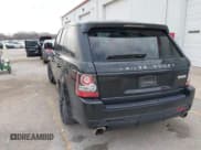 ✅ 2013 Land Rover Range Rover Sport SC Autobiography • VIN: SALSP2E45DA799858 • Lot: 41890344. Wystawiony na IAAI z przebiegiem 79 737 mil. Bezpłatny archiwum sprzedaży aukcyjnych z USA i szczegółowy raport historii pojazdu na DreamBid. Zdjęcie 3.