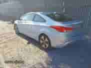 2013 Hyundai Elantra GS z VIN KMHDH6AE2DU009168, wystawiony jako IAAI lot #43139985 z przebiegiem 83 877 mil mil oraz . Historia ofert i sprzedaży dostępna na DreamBid. Obrazek 3.