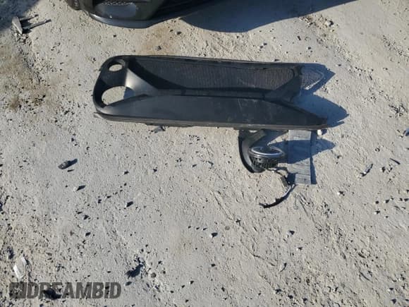 ✅ 2018 Jeep Wrangler Unlimited Sahara • VIN: 1C4BJWEG3JL822743 • Lot: 80627865. Listed on Copart with 47,633 mi. Free auction sales archive from the USA and detailed vehicle history report at DreamBid. Image 13.