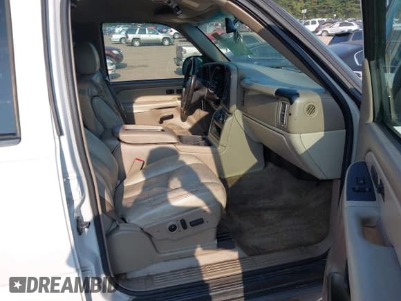 ✅ 2003 Chevrolet Suburban LS • VIN: 3GNFK16ZX3G182894 • Лот: 43015135. Опубликован ранее на IAAI с пробегом 306 171 миль. Бесплатный доступ к архиву аукционных продаж из США и подробный отчёт об истории автомобиля на DreamBid. Изображение 5.