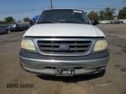 ✅ 2003 Ford F-150 XL • VIN: 2FTRX17L83CA63563 • Lot: 62425355. Wystawiony na Copart z przebiegiem 435 576 mil. Bezpłatny archiwum sprzedaży aukcyjnych z USA i szczegółowy raport historii pojazdu na DreamBid. Zdjęcie 5.