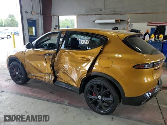 ✅ 2024 Dodge Hornet R/T • VIN: ZACPDFCW0R3A18373 • Лот: 64247645. Размещён на Copart с пробегом 5 410 миль миль. Получите бесплатный доступ к архиву аукционных продаж из США и посмотрите подробный отчёт об истории автомобиля на DreamBid. Изображение 2.