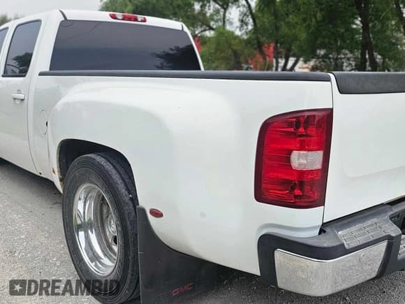 ✅ 2009 GMC Sierra 1500 • VIN: 1GTJC73609F150902 • Лот: 67979045. Опубликован ранее на Copart с пробегом 60 567 миль. Бесплатный доступ к архиву аукционных продаж из США и подробный отчёт об истории автомобиля на DreamBid. Изображение 3.