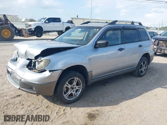 ✅ 2005 Mitsubishi Outlander LS • VIN: JA4LX31F05U016237 • Лот: 42784737. Опубликован ранее на IAAI с пробегом 112 608 миль. Бесплатный доступ к архиву аукционных продаж из США и подробный отчёт об истории автомобиля на DreamBid. Изображение 17.