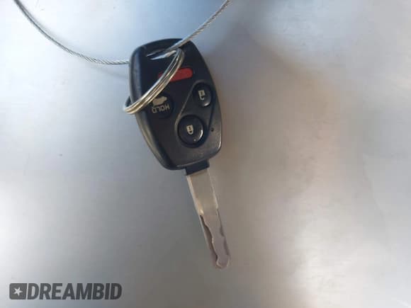 ✅ 2013 Honda Pilot Touring • VIN: 5FNYF4H90DB001880 • Lot: 43519244. Listed on IAAI with 199,875 mi. Free auction sales archive from the USA and detailed vehicle history report at DreamBid. Image 11.